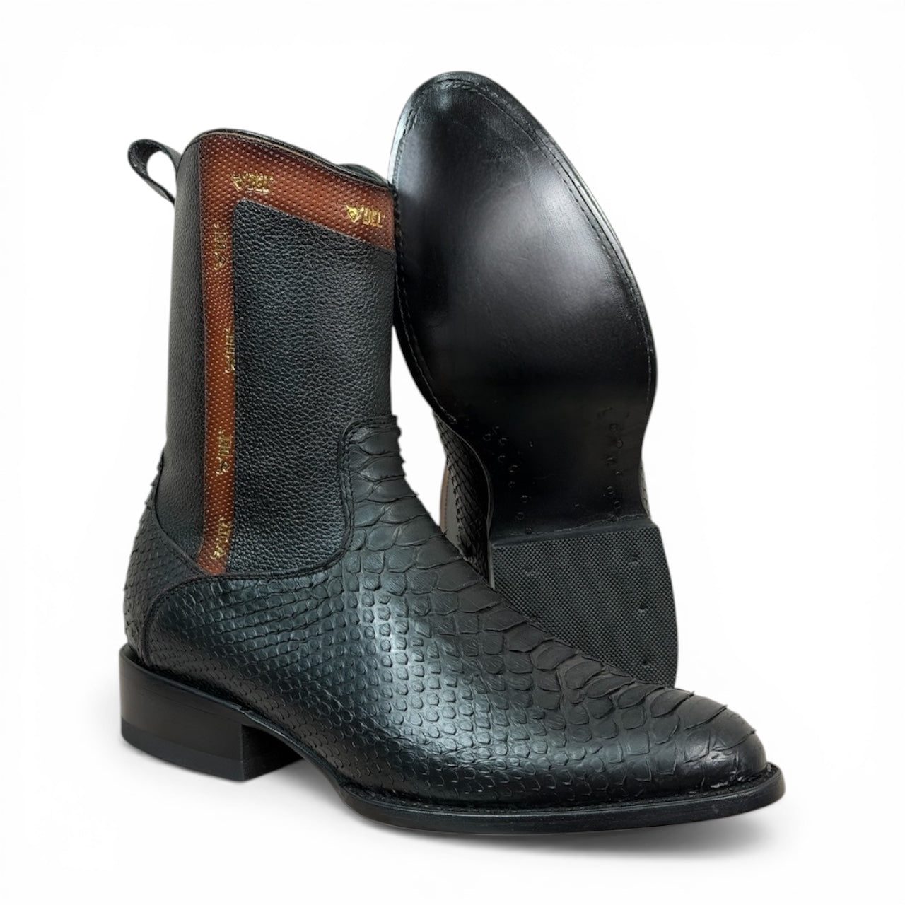 Bota Montana En Piel Genuina De Pitón negro